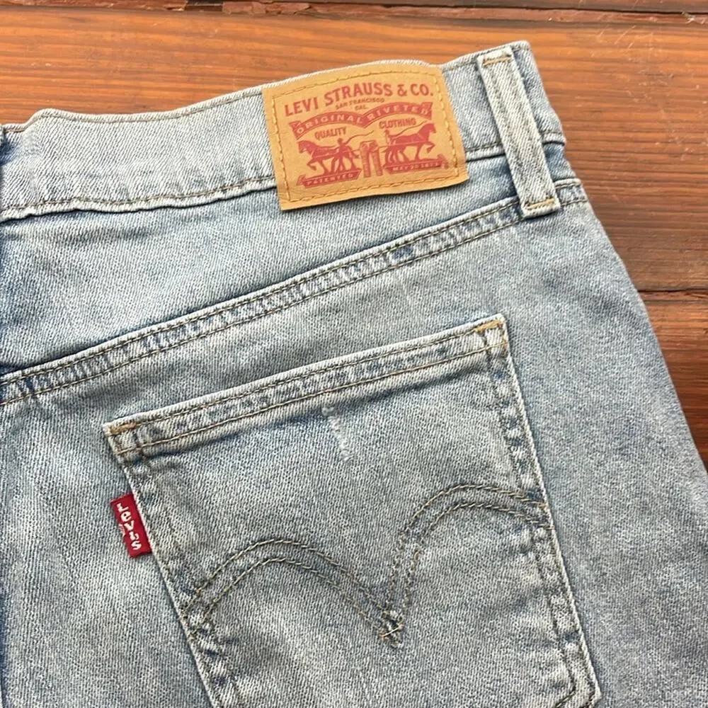 Levi’s long inseam mid rise distressed denim jean shorts sz 30